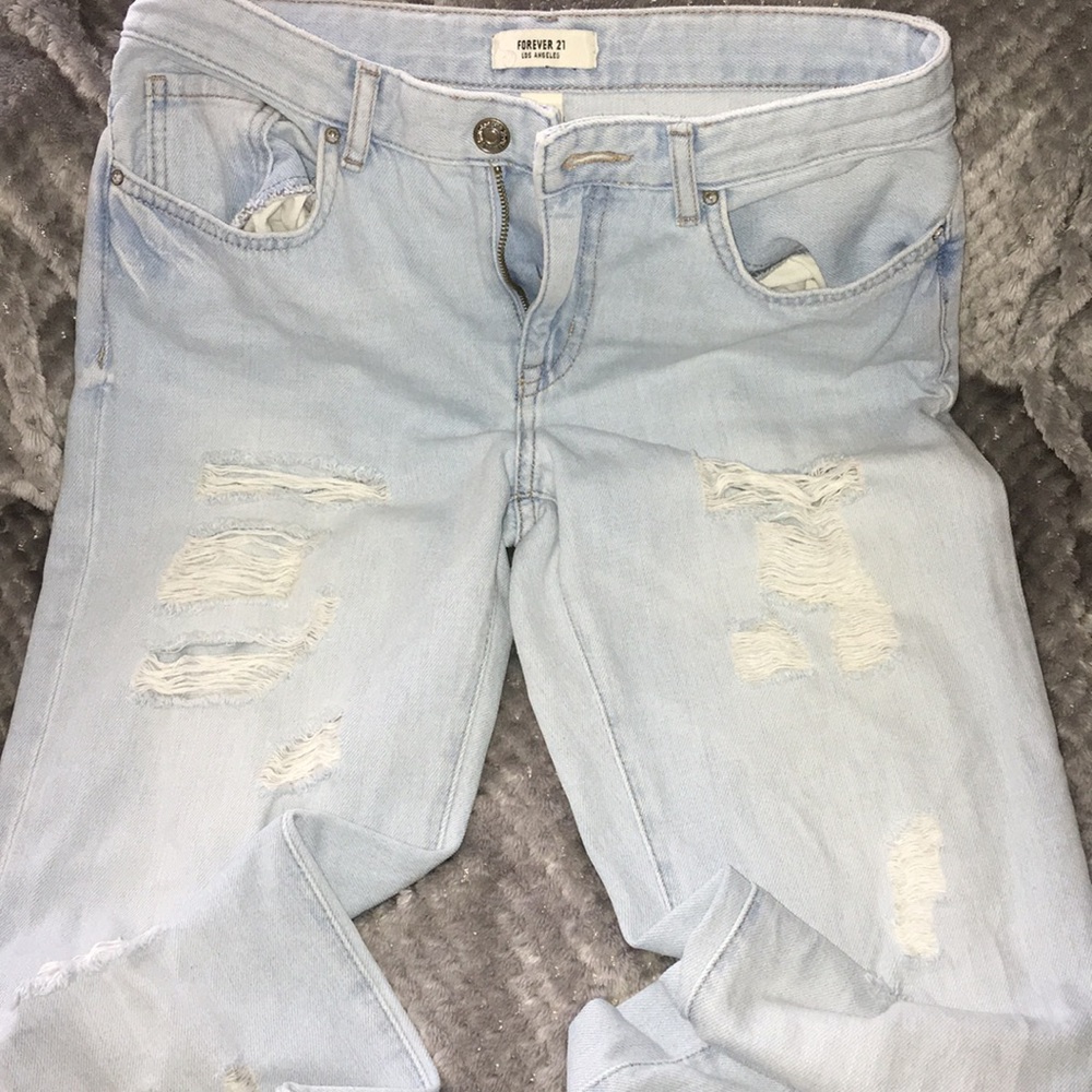 Light wash distressed boyfriend